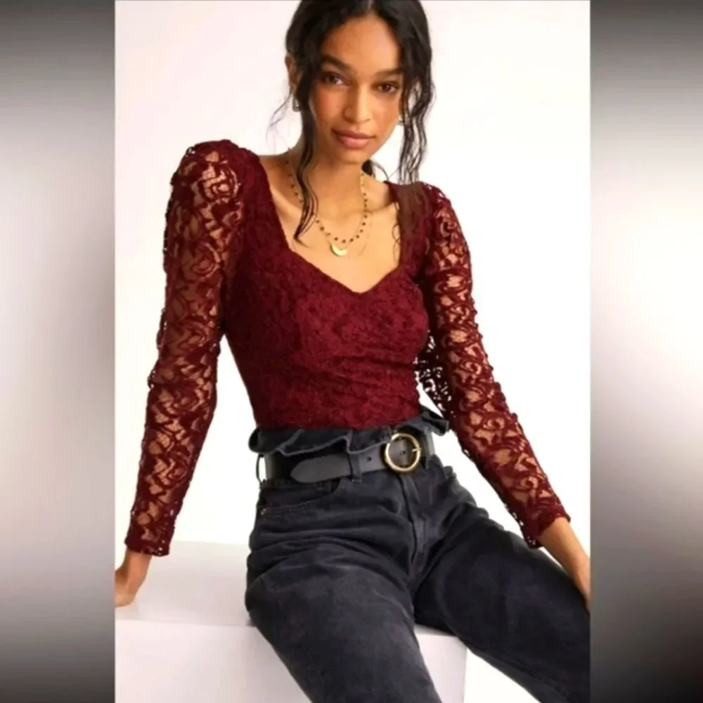 Stunning Nwt Anthro Embroidered Lace Top
